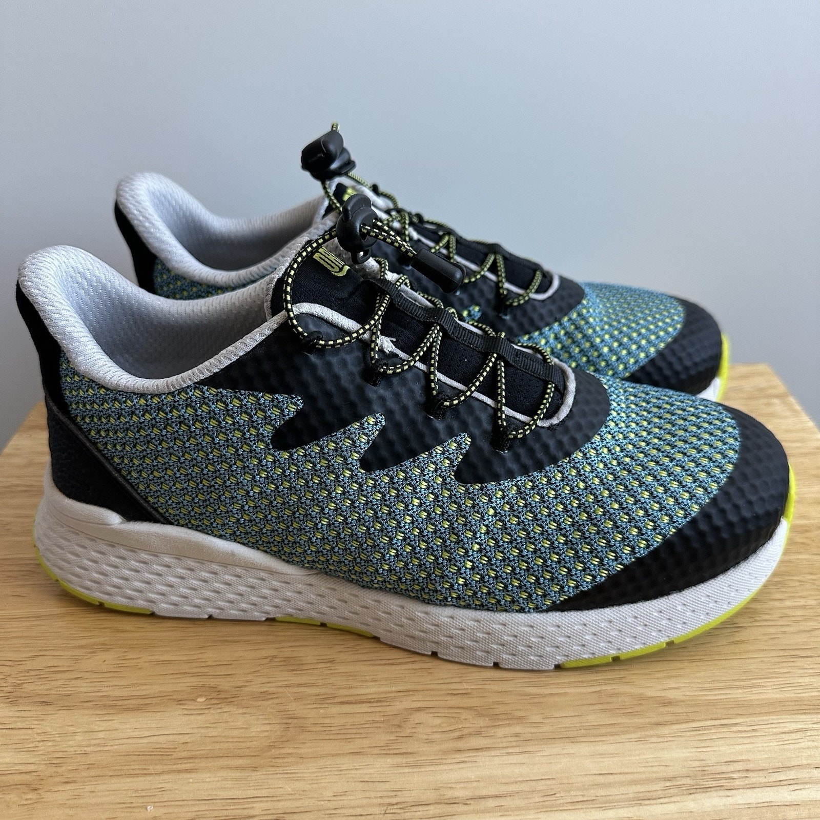 Drew Shoes Bravo Womens Athletic Walking Sneakers Black Mesh Combo Size 8.5 W